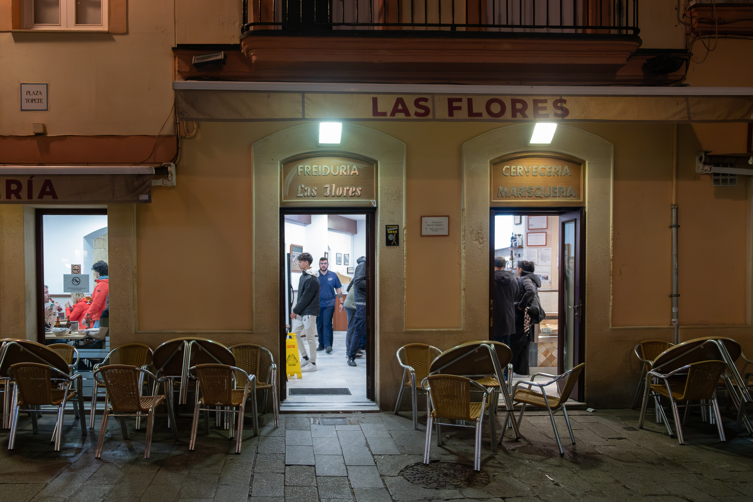Freiduría Las Flores – abendliches Cádiz